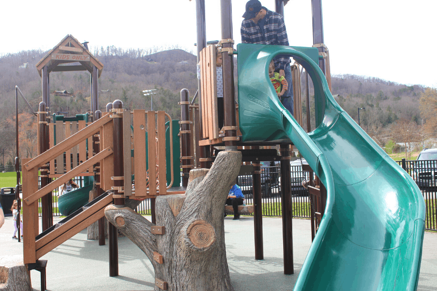 25 Free Things to Do in Pigeon Forge TN Wear Farm City Park